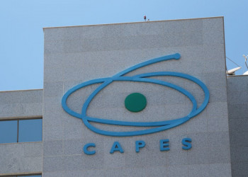 Capes lança concurso com 50 vagas e salário de R$ 7 mil